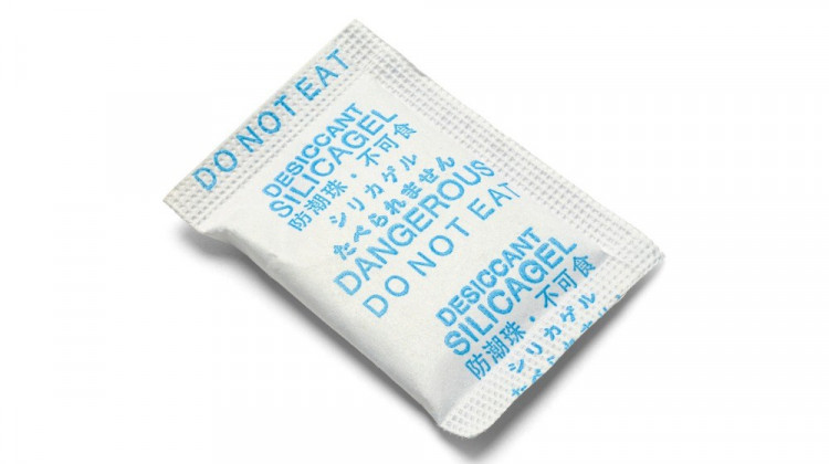 desiccant-silicagel-picture-id625371286.jpg